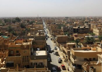 جماعات إيرانية تختفي وتظهر في البوكمال
