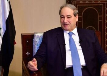 “المقداد” يتهم القوات الأميركية بسرقة النفط والثروات السورية بالتعاون مع “قسد”