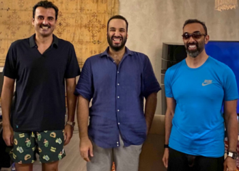 لقاء “ودّي” يجمع محمد بن سلمان مع طحنون وأمير قطر في البحر الأحمر