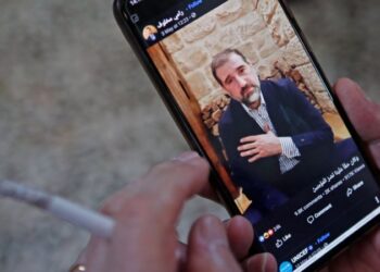 تطور جديد.. قوة أمنية تقتحم منازل رامي مخلوف وتسيطر على شركاته