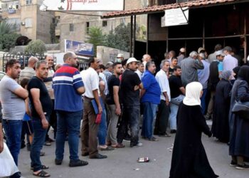 النظام السوري ينهار.. سكّان دمشق يدفعون الفاتورة