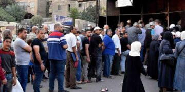 النظام السوري ينهار.. سكّان دمشق يدفعون الفاتورة