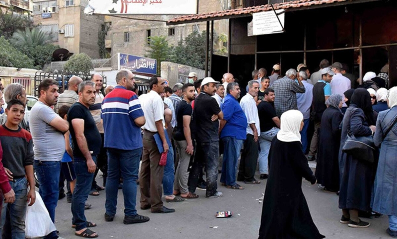 النظام السوري ينهار.. سكّان دمشق يدفعون الفاتورة