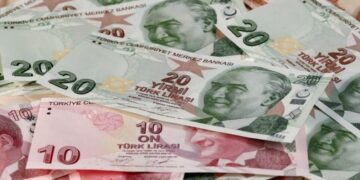 الليرة التركية تصعد بعد قرار المركزي رفع الفائدة
