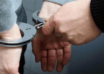 معروف بتشبيحه لهم.. النظام يحتجز صحفيّاً تحدث عن هدر كبير في المال العام!