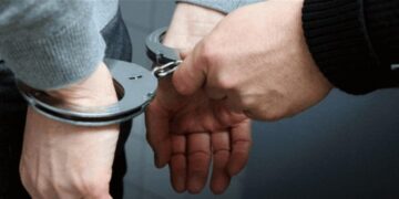 معروف بتشبيحه لهم.. النظام يحتجز صحفيّاً تحدث عن هدر كبير في المال العام!