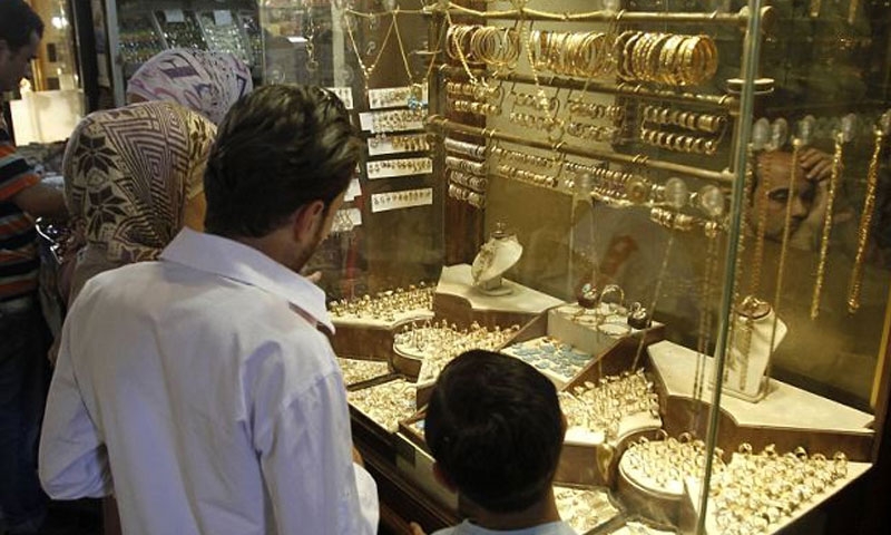 انهيار جديد يضرب الليرة السورية.. وارتفاع في سعر الذهب