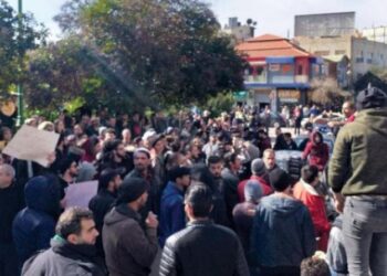 لأنها “معارضة”.. النظام يفصل معلمة من السويداء