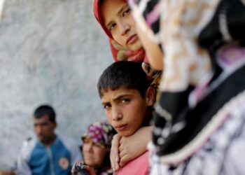 مصطفى عباس: لا تزجوا باللاجئين في حروب الآخرين