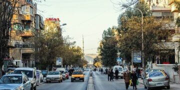 رجل يسير عارياً في “الميدان” بدمشق