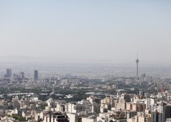 تضارب الأنباء حول سبب الانفجار قرب طهران