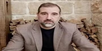 رامي مخلوف يتبرع لمتضرري الحرائق في الساحل.. ويتوعد من يعرقل