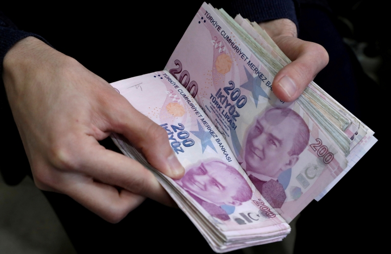 سعر صرف الليرة التركية مقابل العملات الأخرى.. اليوم الخميس
