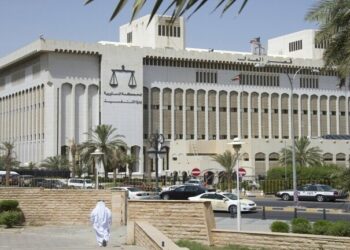 الكويت.. حبس 5 أشخاص مدّوا “داعش” بتبرعات خصصت لسوريا