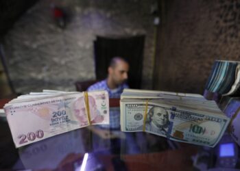 نشرة الأربعاء.. استقرار في أسعار صرف الليرة التركية