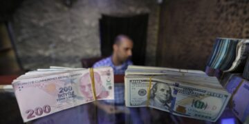 نشرة الأربعاء.. استقرار في أسعار صرف الليرة التركية
