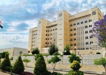النظام يخرج عن صمته ويطالب باتخاذ إجراءات “حازمة وفورية” لمنع الاعتداءات الإسرائيلية