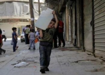 الصهريج بـ 50 ألف ليرة.. غياب الكهرباء يحرم أحياء في حلب من المياه
