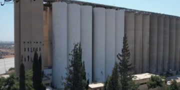 دمرتها روسيا والنظام السوري.. ترميم صوامع الحبوب في إدلب
