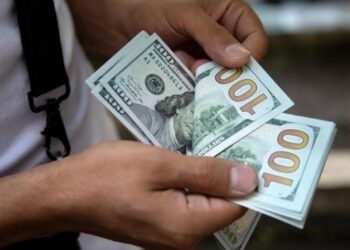 الليرة السورية تتراجع أمام باقي العملات.. أسعار الصرف في إدلب