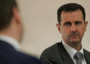 شخصية مقربة من الأسد تفرّ إلى روسيا