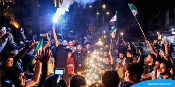 بينما يعارضون إسرائيل.. يحتفل السوريون في إدلب بمقتل نصر الله