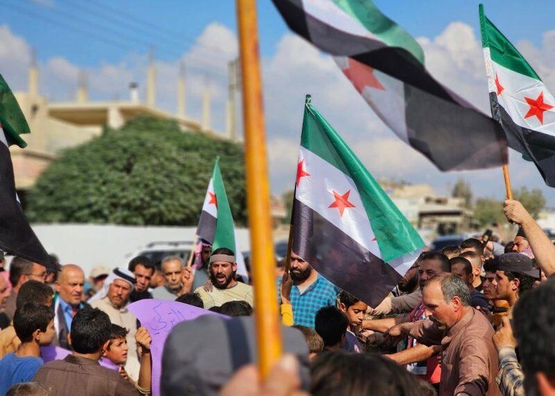 مظاهرة أمام مقر وزارة دفاع “المؤقئة”