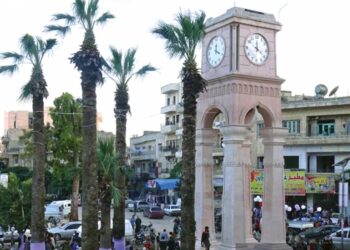 مسؤول لدى النظام يعتبر قصف إدلب “واجب وطني وأخلاقي”! (صورة)