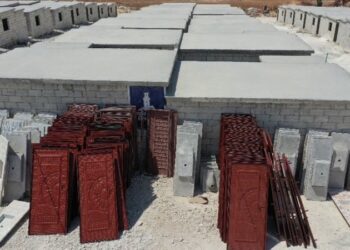 تركيا تنهي بناء 650 منزل في إدلب
