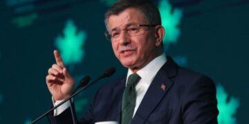 أحمد داود أوغلو يكشف عن مخطط سابق لتحرير حلب!