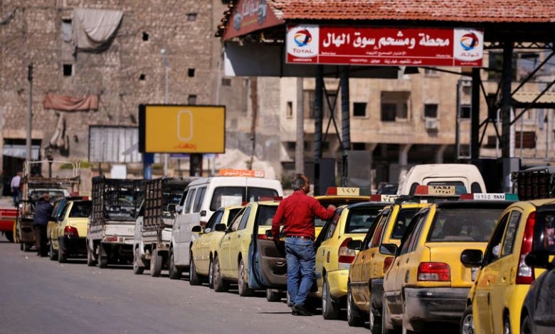 أزمة وقود خانقة في مناطق سيطرة النظام مع قدوم فصل الشتاء
