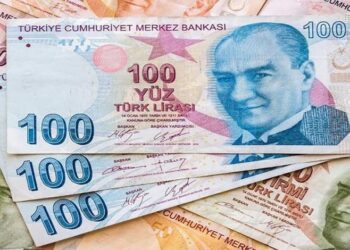 الليرة التركية تحقق قفزة جديدة أمام الدولار الأمريكي