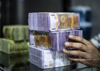 سعر صرف الليرة السورية أمام الدولار والعملات الأخرى
