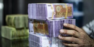 سعر صرف الليرة السورية أمام الدولار والعملات الأخرى