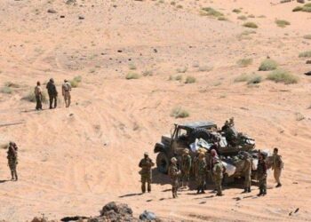 رُبط بأربع سيارات.. مقتل ضابط بقوات النظام في ريف حمص