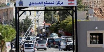 لبنان يعلن فتح نقطتي عبور برية مع سوريا