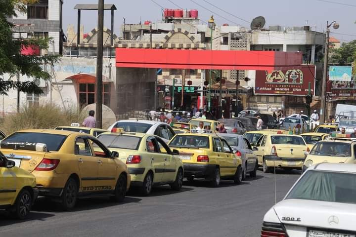عودة الطوابير في دمشق بعد قرار جديد من النظام بخصوص “البنزين”