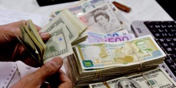 الخميس.. سعر صرف الليرة السورية أمام الدولار الأمريكي وباقي العملات
