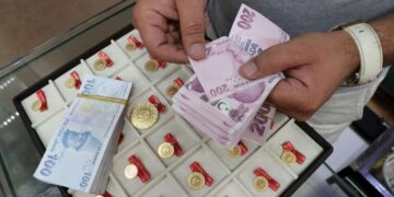 سعر جديد لليرتين السورية والتركية مقابل الدولار اليوم الثلاثاء