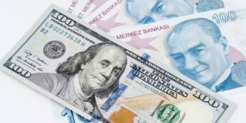 رقم قياسي جديد.. انخفاض قيمة الليرة التركية مقابل الدولار الأمريكي