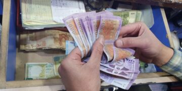 الجمعة.. أسعار صرف الليرتين السورية والتركية مقابل الدولار الأمريكي