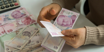 الثلاثاء.. سعر صرف الليرتين السورية والتركية مقابل الدولار الأمريكي