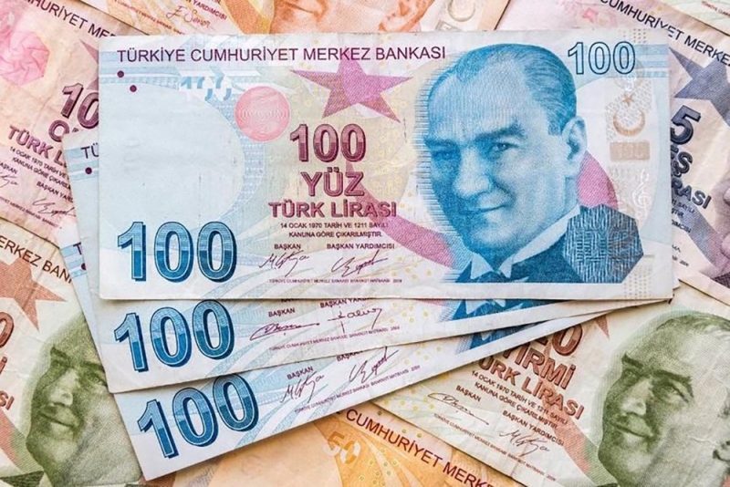 انخفاض جديد في قيمة الليرة التركية