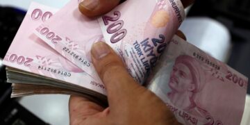 تحديث.. أسعار صرف الليرة التركية في تداولات اليوم الاثنين