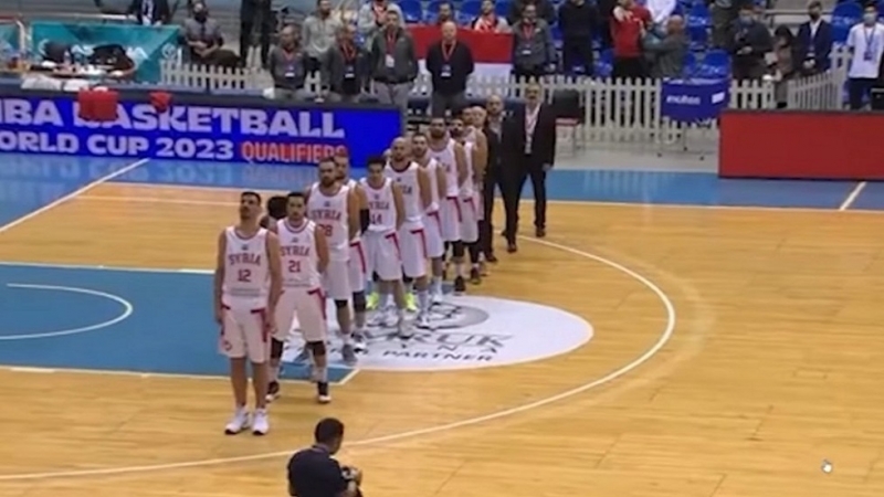 القصة الكاملة لعزف النشيد الإيراني في مباراة لمنتخب النظام (فيديو)