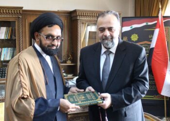 وزير أوقاف النظام يبرر إلغاء منصب المفتي بحدث تاريخي فَيُدين حافظ وبشار