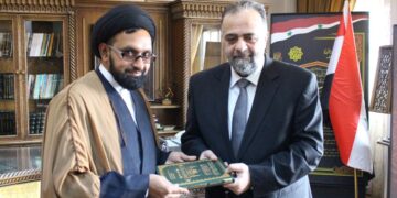 وزير أوقاف النظام يبرر إلغاء منصب المفتي بحدث تاريخي فَيُدين حافظ وبشار