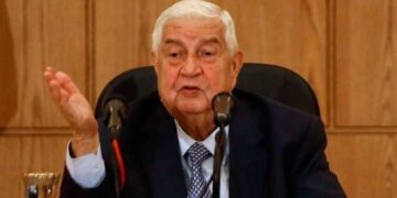 كان يعاني من سرطان العقد اللمفاوية.. ماذا طلب وليد المعلم من بشار الأسد قبل وفاته؟