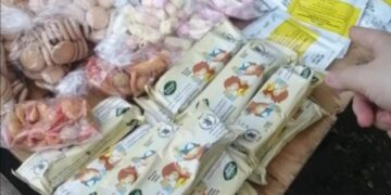 مساعدات “اليونيسيف” المدرسية تباع في شوارع اللاذقية