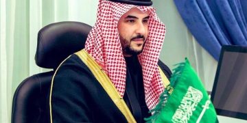 وزير الدفاع السعودي يصل إلى طهران في زيارة تاريخية